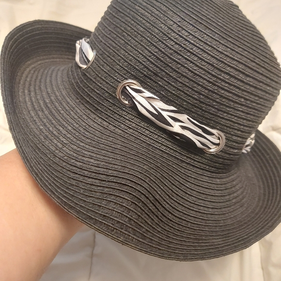 Nwot eby miami paper straw hat w trim 2 bowtie at back one size never worn black - Picture 3 of 8